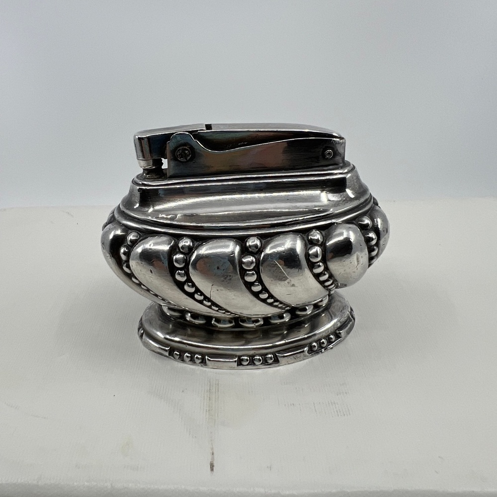 MidCentury American Silver Plate Art Deco Crown Table Lighter by Ronson - Picture 4 of 10